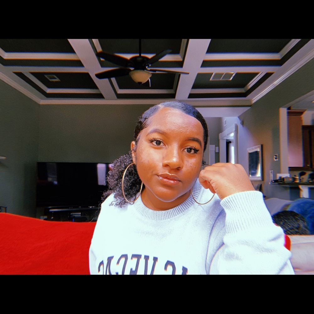 Meet your Posher, Priya